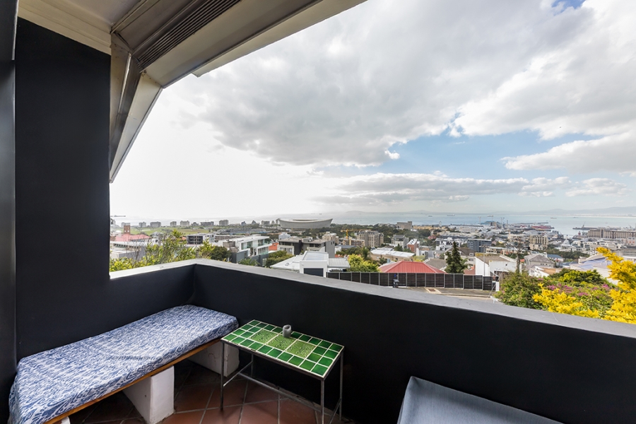To Let 1 Bedroom Property for Rent in Green Point Western Cape